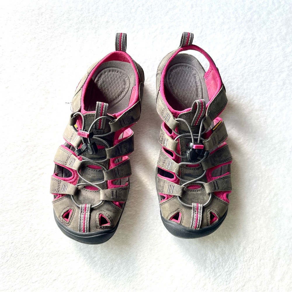 Keen Women’s Green/Pink Closed Toe Sandals Size 7